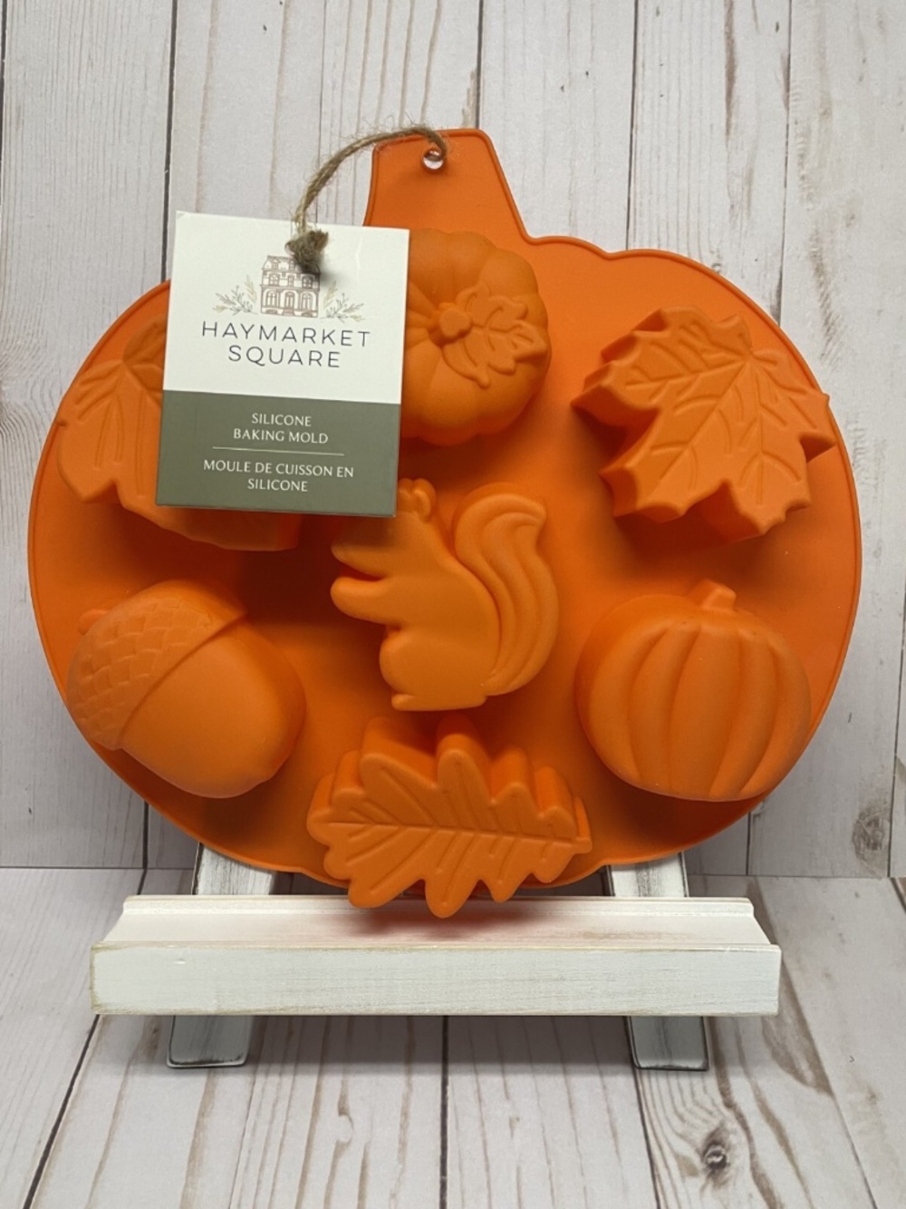 Silicone Baking Mold 7 Cavity Mini Cake Treat Pan Fall Pumpkin Squirrel Leaf NEW